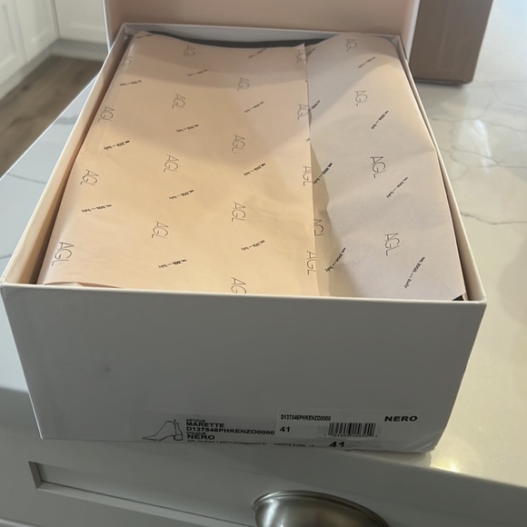 AGL, Marette Leopard Bootie - Picture 5 of 15